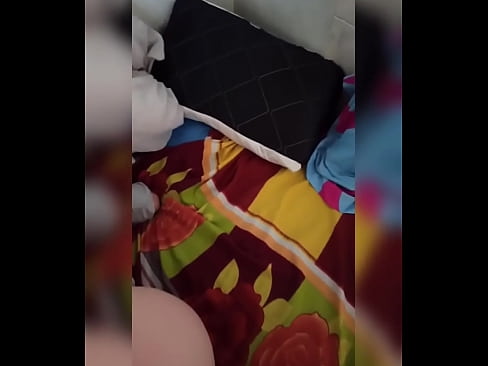 ❤️ منهنجي روم ميٽ گهر ۾ اڪيلي رهي ٿي ڇاڪاڻ ته هن جو مڙس موڪلن تي وڃي ٿو ۽ مان موقعو وٺان ٿو ته هن کي چوسان ۽ هن جي گدا کي کير سان ڀريان. ❌  ❌❤